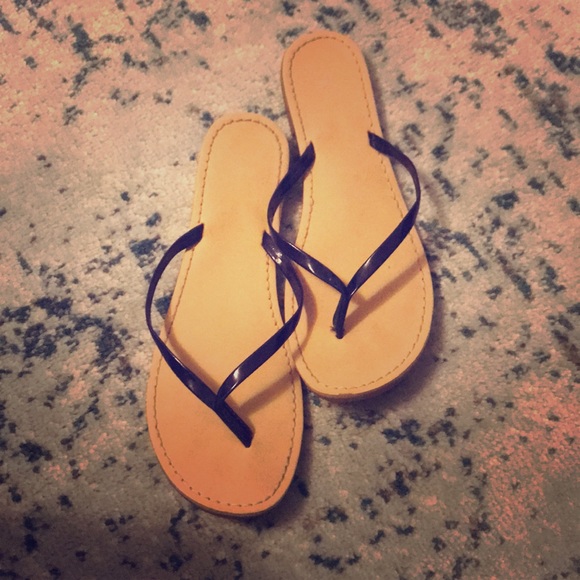 navy blue leather flip flops
